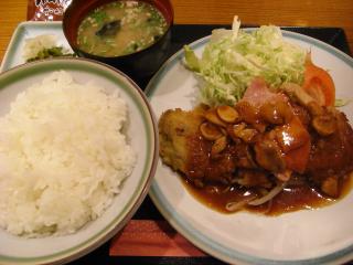 ビーフカツレツデミソース